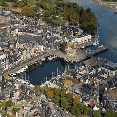 Bienvenue Chez Vous Apartment Honfleur Exterior photo